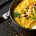 Curry parfumé : les épices qui éveillent vos sens dans un plat de pois cassés